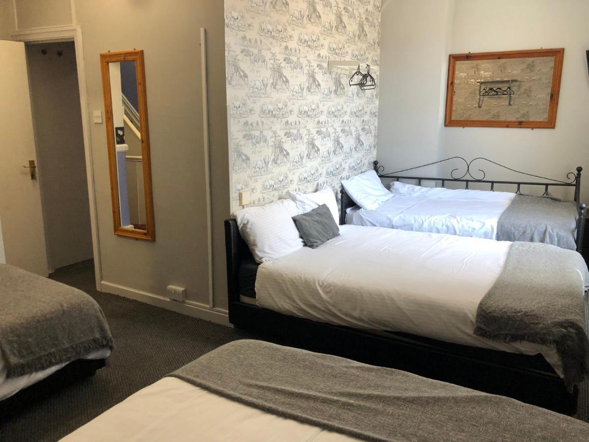 Ultimate Family Guest House Blackpool Esterno foto