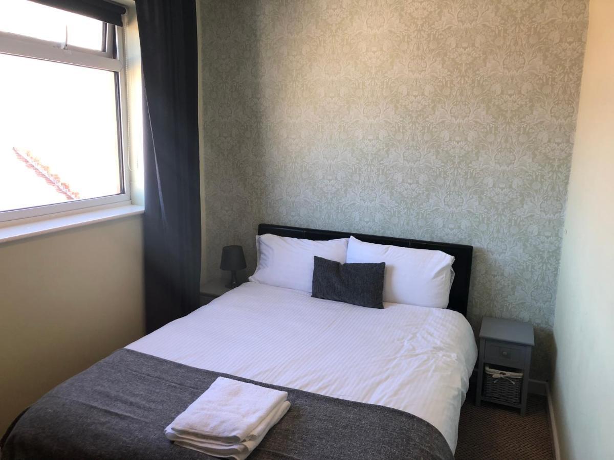 Ultimate Family Guest House Blackpool Esterno foto